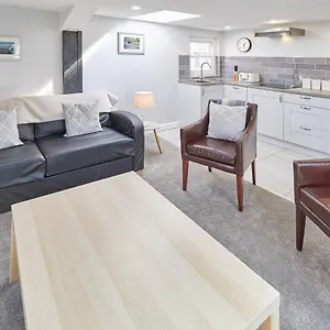 Host & - The Lealholm At Brunswick Apartment